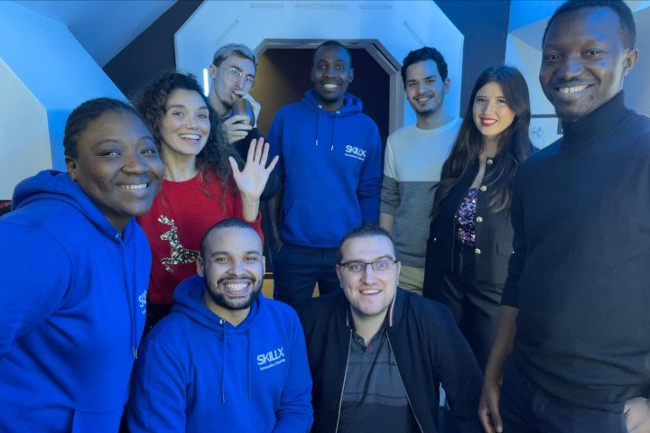 Une animation d'entreprise avec une équipe de joueurs dans un escape game